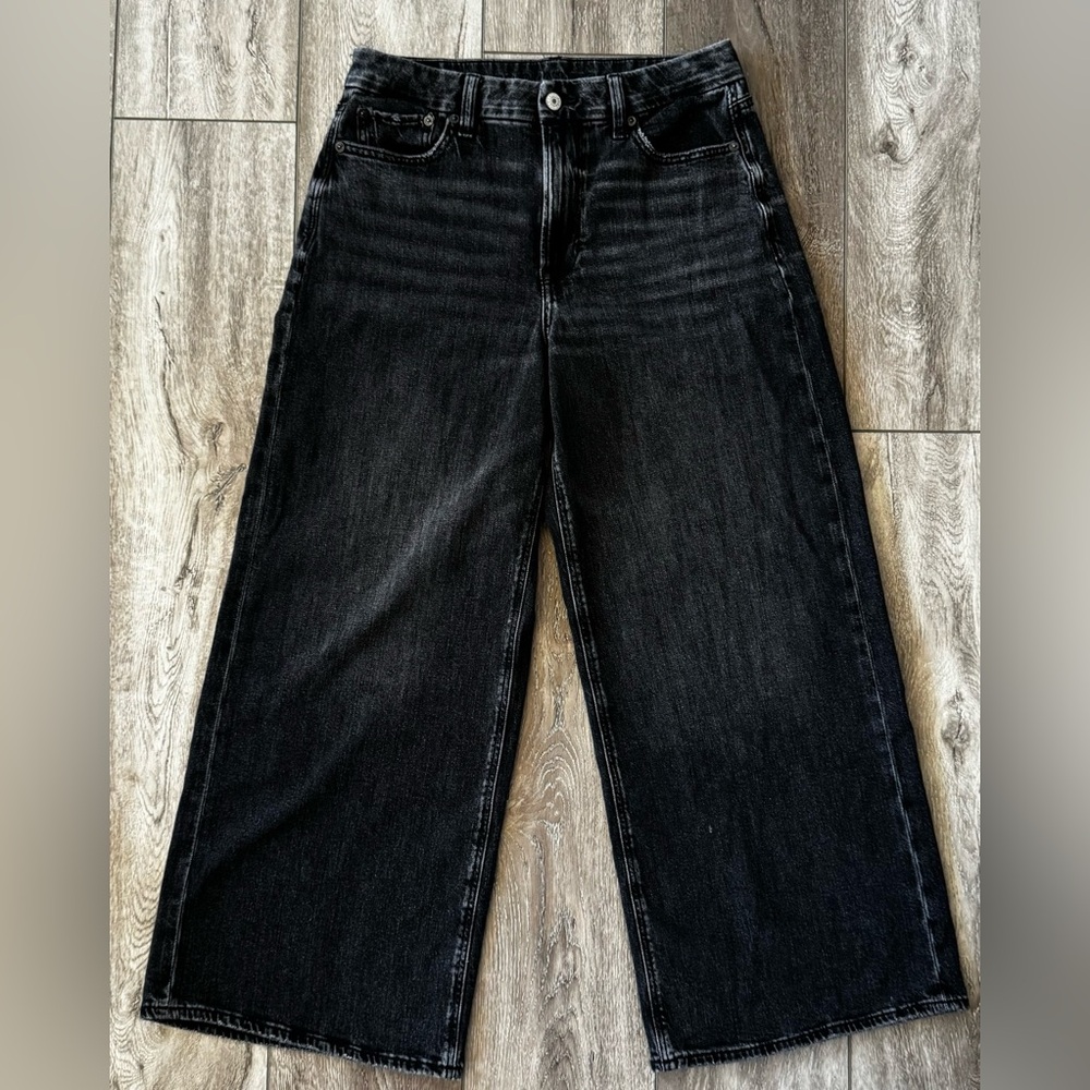 American Eagle Denim Women’s 8 Short Curvy Super High-Rise Baggy Wide Leg Jeans